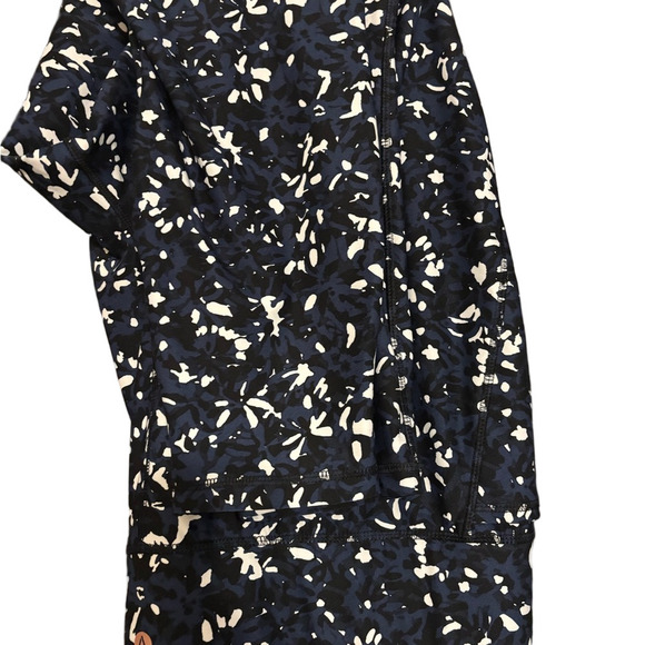 Livi Active Pants - LIVI Navy, Black and White Patterned Leggings